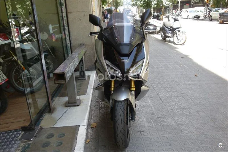 Honda Forza 750 – Vista 12