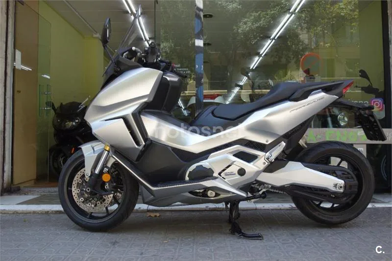 Honda Forza 750 – Vista 17