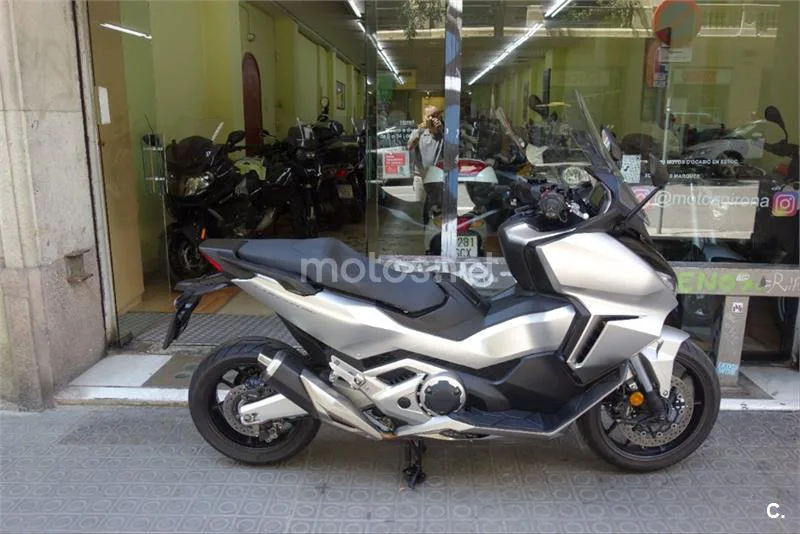 Honda Forza 750 – Vista 18