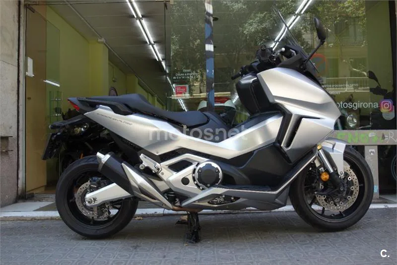 Honda Forza 750 – Vista 19