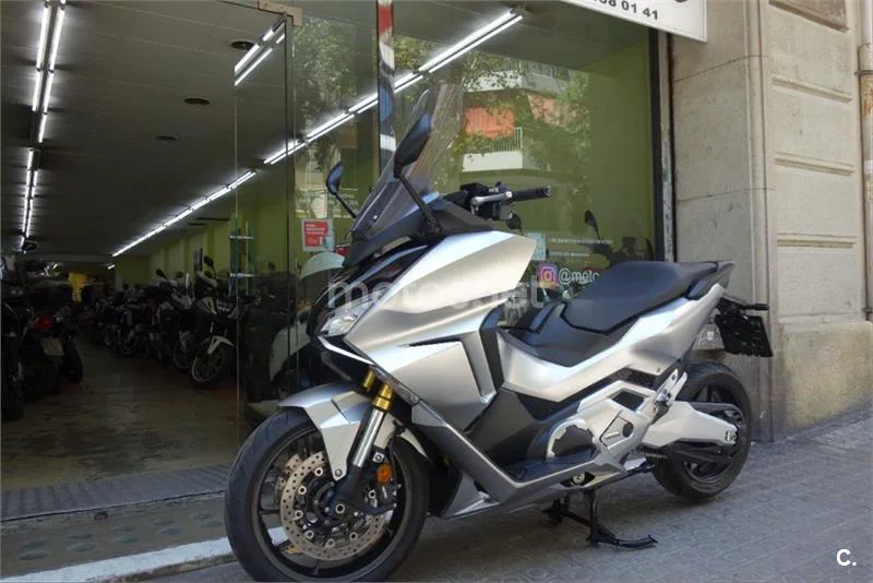Honda Forza 750 – Vista 3