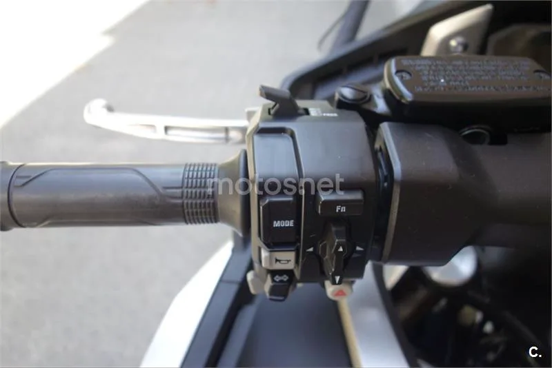 Honda Forza 750 – Vista 6