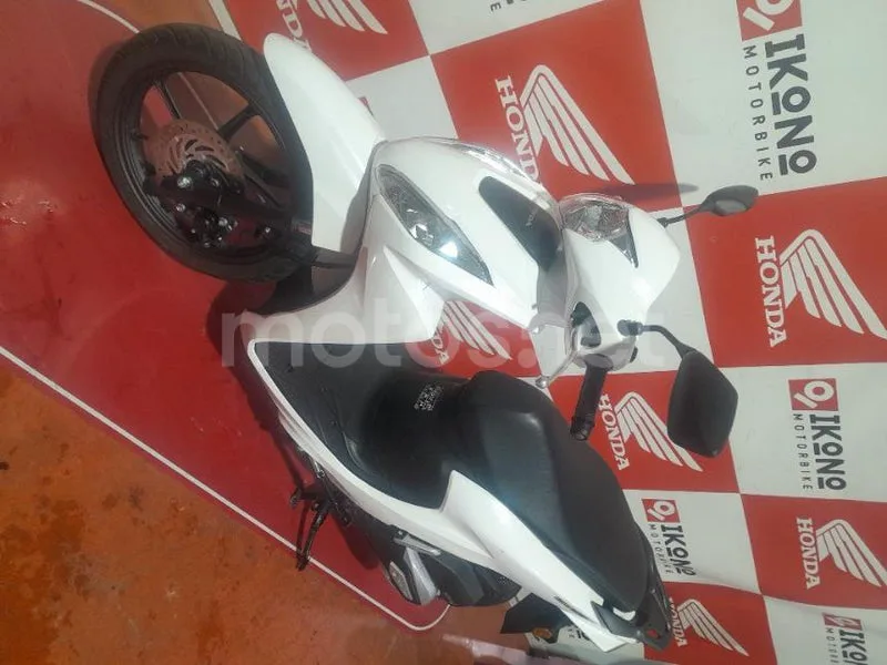 Honda Vision 110 - Vista 5