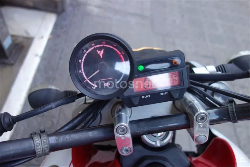 Yamaha MT-03 – Vista 8