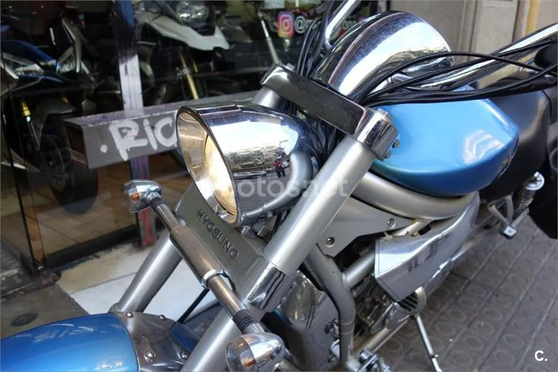 Hyosung Aquila GV 650 – Vista 15