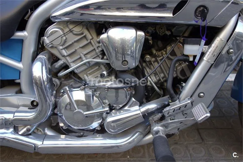 Hyosung Aquila GV 650 – Vista 3