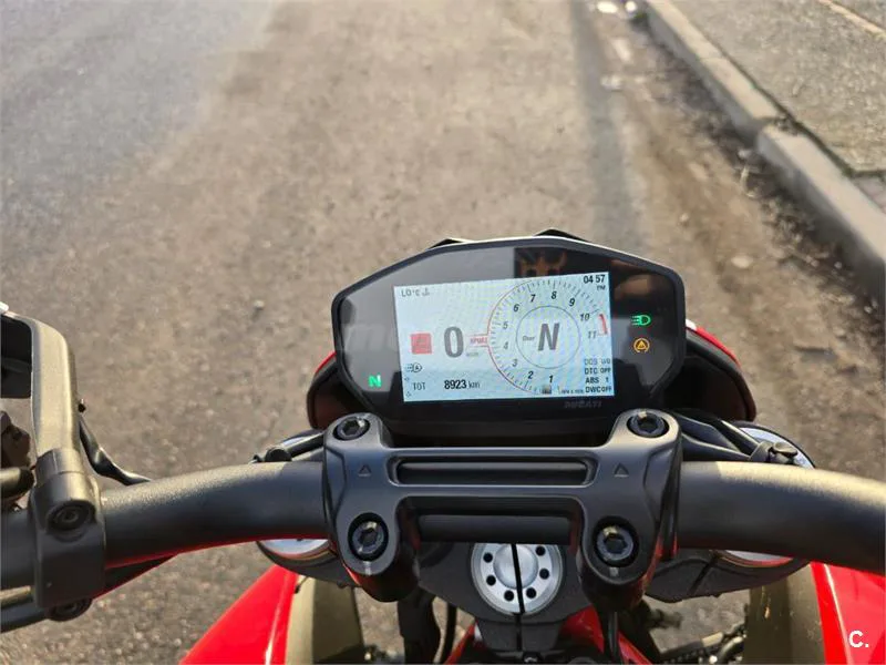 Ducati Hypermotard – Vista 4