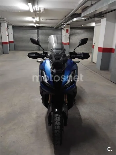 Honda ADV 350 – Vista 3