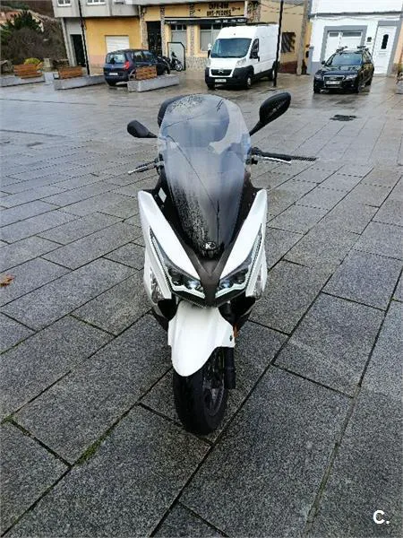 Kymco Grand Dink 300 – Vista 5