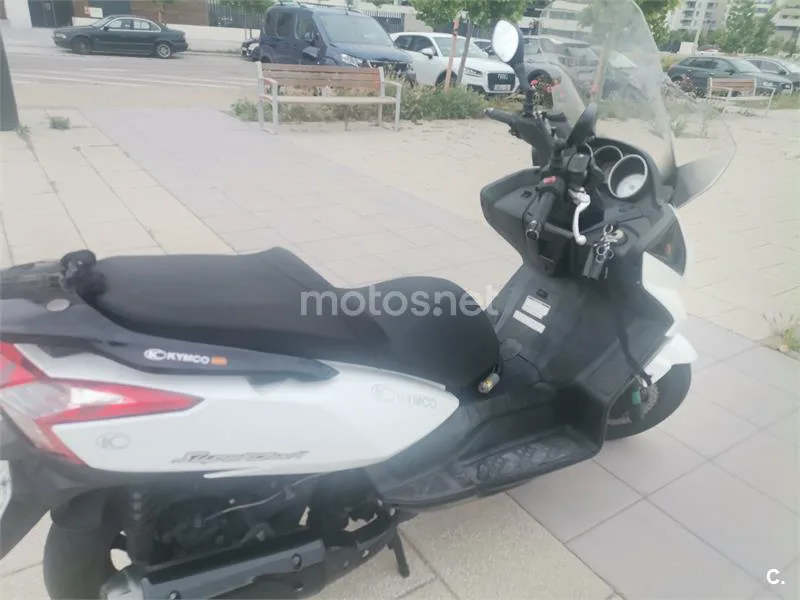 Kymco Super Dink 125i – Vista 7