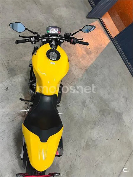Ducati Monster 821 – Vista 2