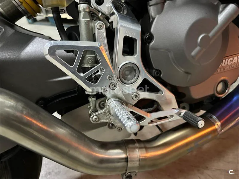 Ducati Monster 821 – Vista 13