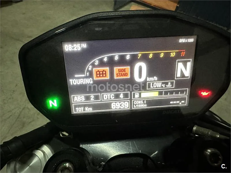 Ducati Monster 821 – Vista 31