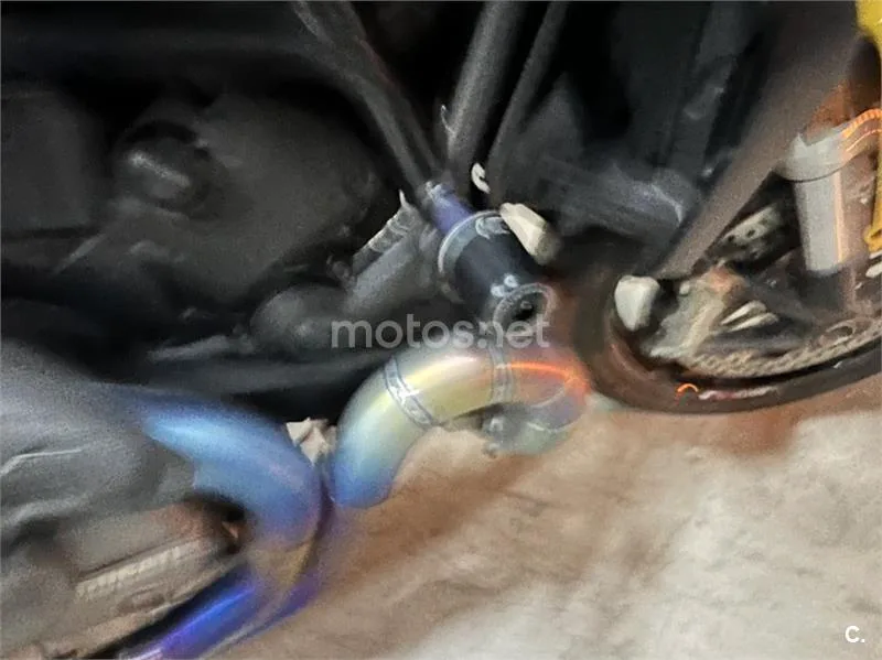 Ducati Monster 821 – Vista 32