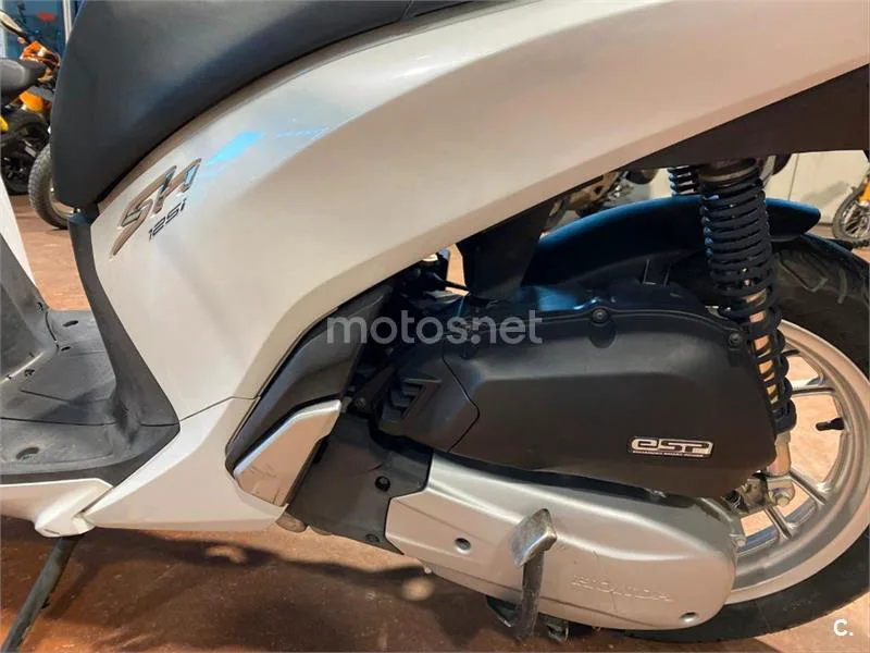 Honda SH 125i – Vista 4