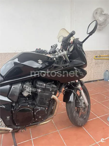 Suzuki Bandit 650 S – Vista 4