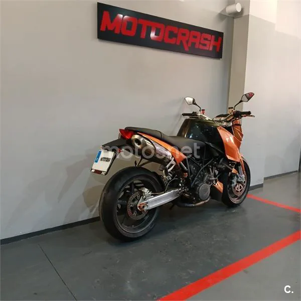 KTM 990 Super Duke – Vista 3