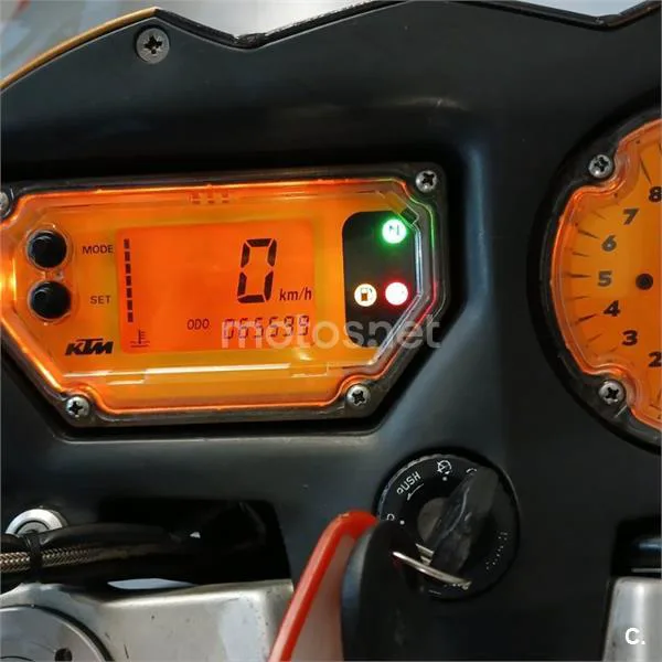 KTM 990 Super Duke – Vista 7