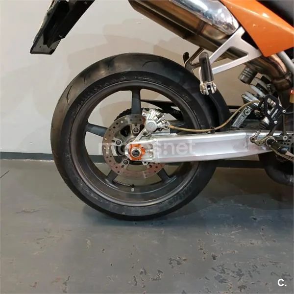 KTM 990 Super Duke – Vista 8