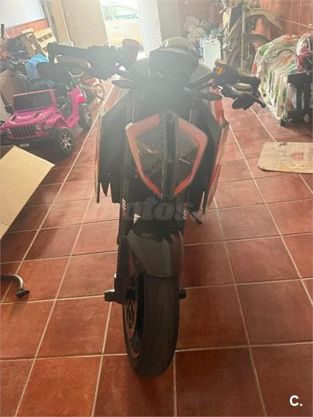 KTM 1290 Super Duke R – Vista 2