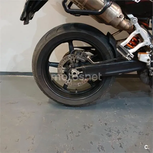 KTM 990 SM – Vista 10