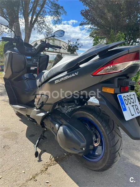 Suzuki Burgman 400 – Vista 4