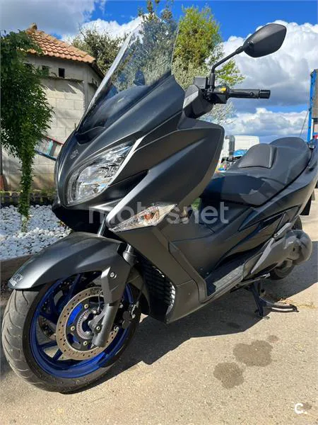 Suzuki Burgman 400 – Vista 6