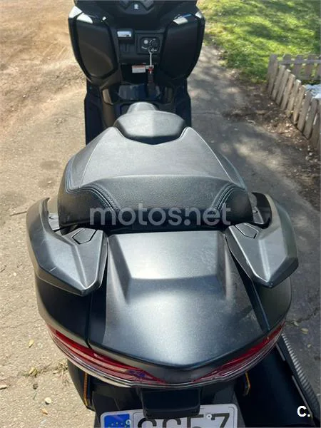 Suzuki Burgman 400 – Vista 7