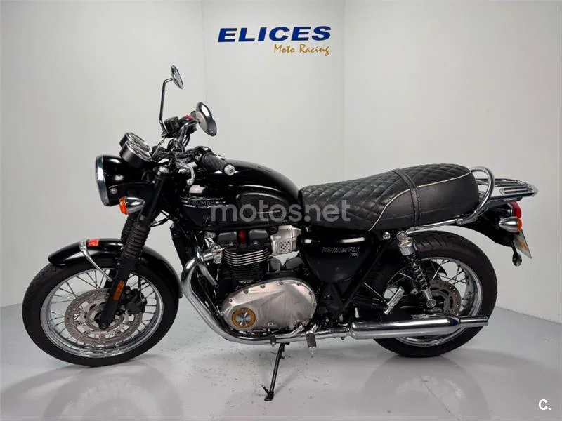Triumph Bonneville – Vista 13