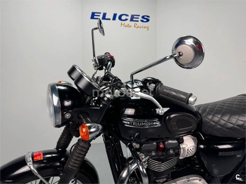 Triumph Bonneville – Vista 14