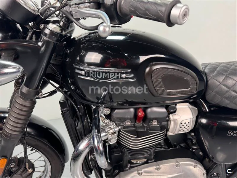 Triumph Bonneville – Vista 15
