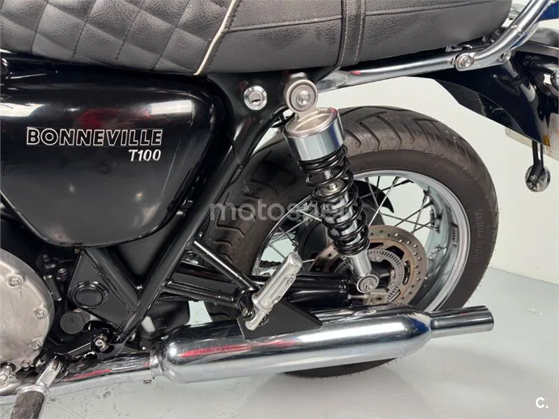 Triumph Bonneville – Vista 18
