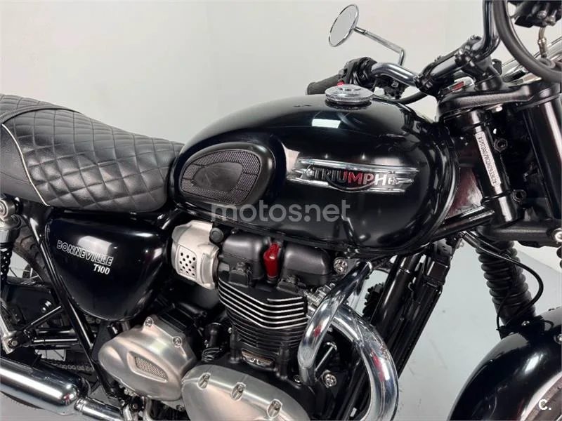 Triumph Bonneville – Vista 4