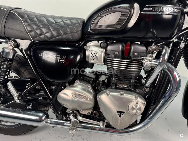Triumph Bonneville – Vista 5