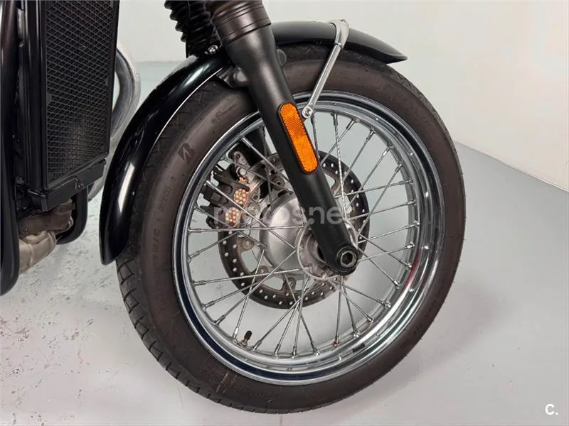 Triumph Bonneville – Vista 6