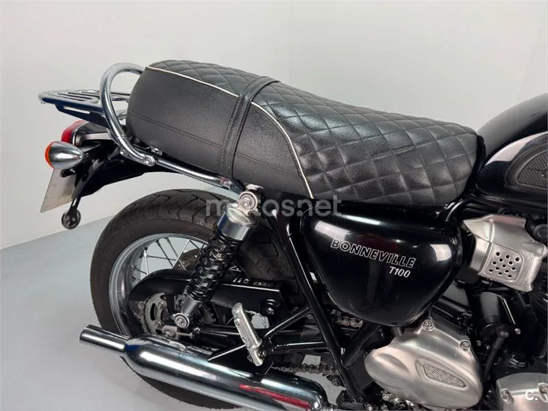Triumph Bonneville – Vista 7