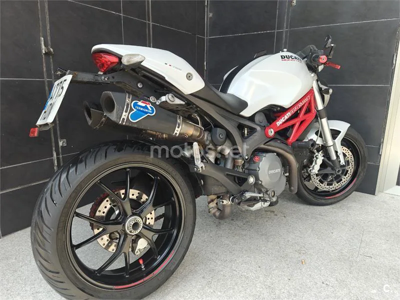 Ducati Monster 796 – Vista 2