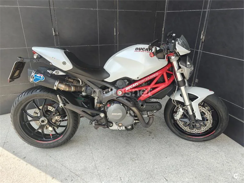 Ducati Monster 796 – Vista 3