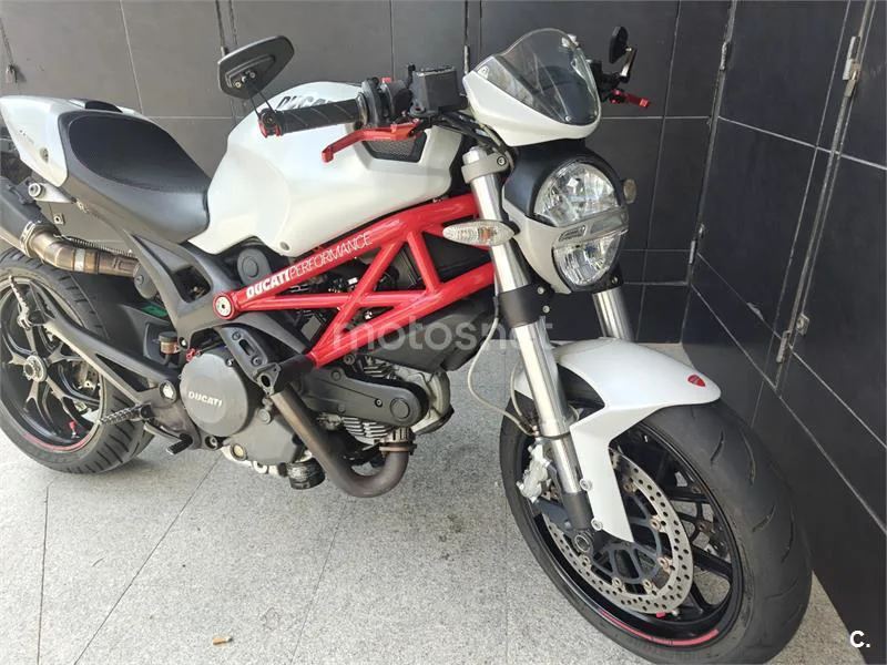 Ducati Monster 796 – Vista 4