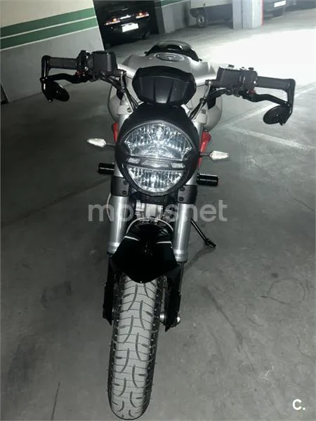 Ducati Monster 796 – Vista 4