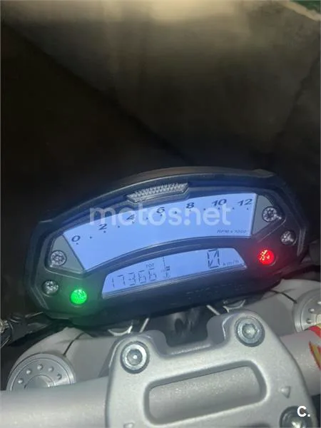 Ducati Monster 796 – Vista 5