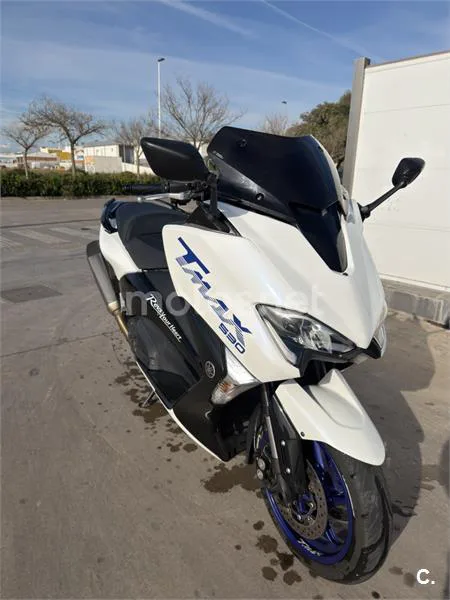 Yamaha TMAX – Vista 2