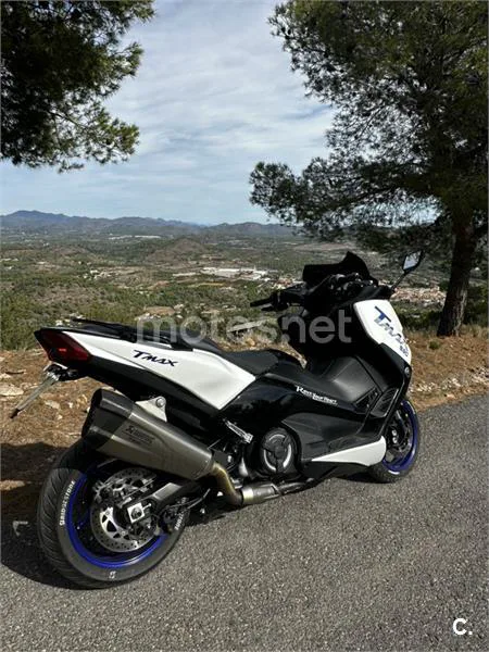 Yamaha TMAX – Vista 5