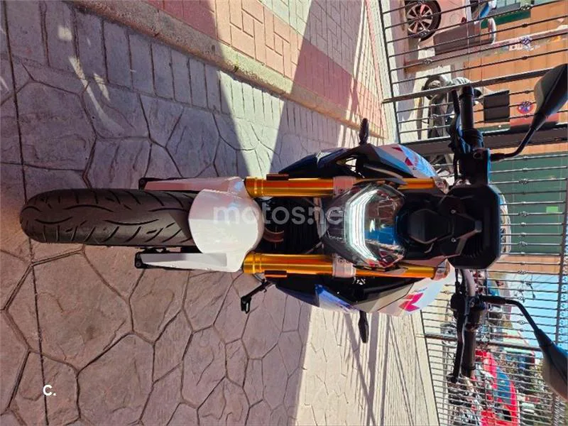 BMW F 900 R – Vista 3