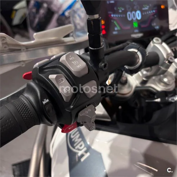 Triumph Tiger 900 – Vista 14