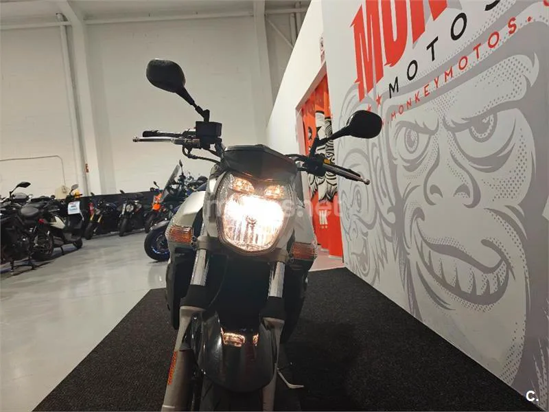 Suzuki GSR 600 – Vista 4