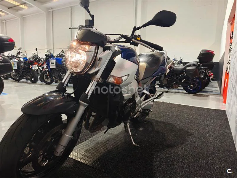 Suzuki GSR 600 – Vista 6