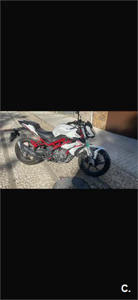 Benelli BN 125 – Vista 3