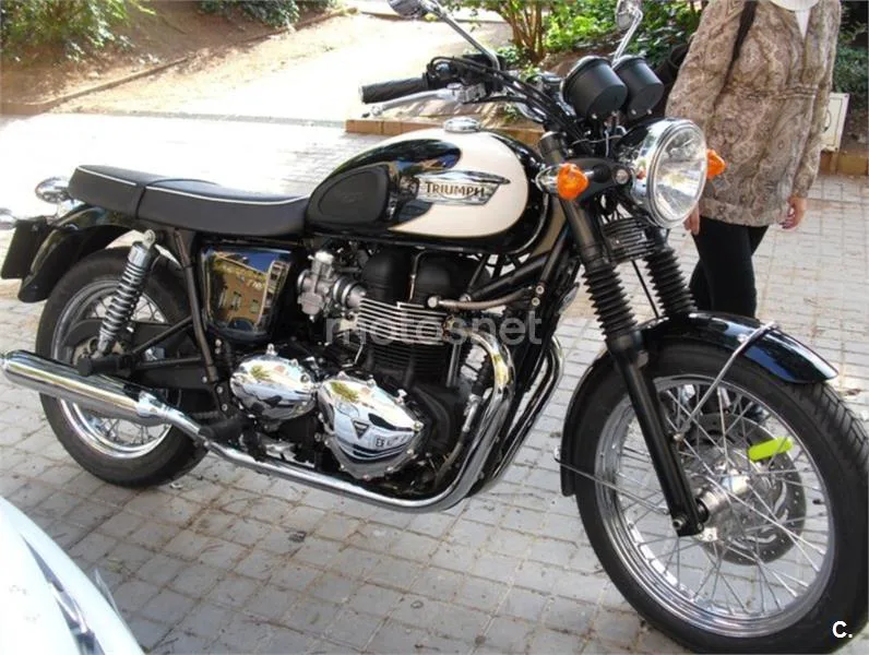 Triumph Bonneville T100 – Vista 2