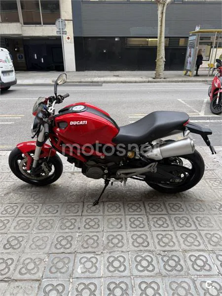 Ducati Monster 696 – Vista 3